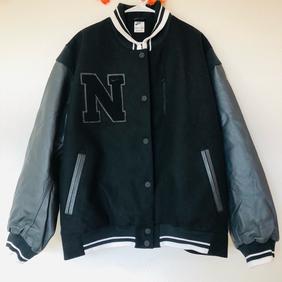 Nike Black and White Striped Collar Jacket